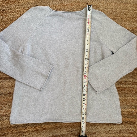 Eddie Bauer Women’s XL Gray Cotton V Neck Sweater - Picture 4 of 5